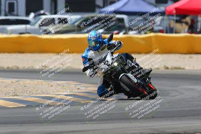 media/Apr-10-2022-SoCal Trackdays (Sun) [[f104b12566]]/Turn 2 (1135am)/